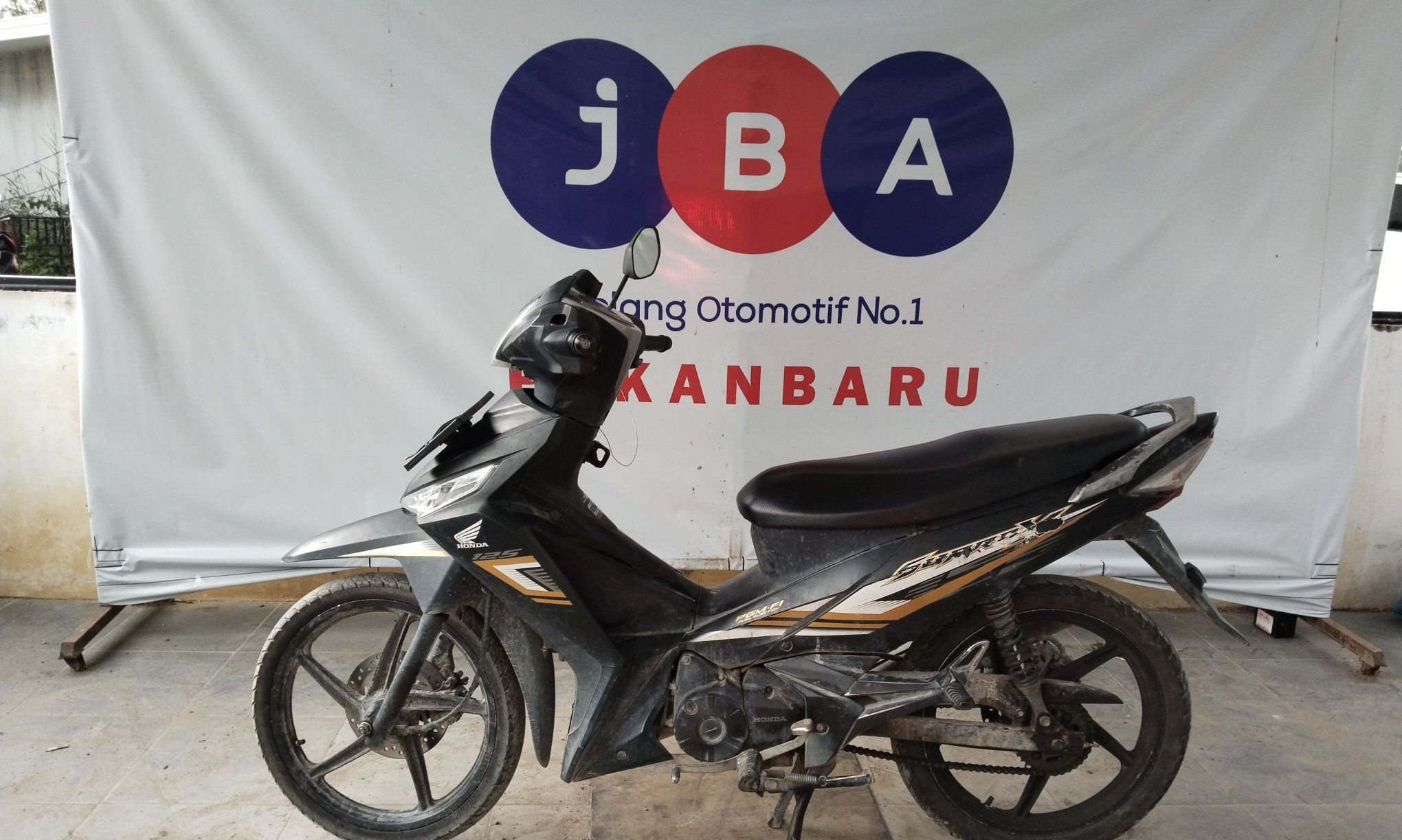 Lelang Motor Honda Supra X Fi Cw Hitam Pekanbaru