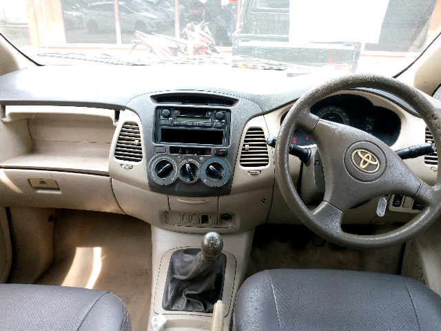 TOYOTA INNOVA G Lelang Mobil PT JBA Indonesia