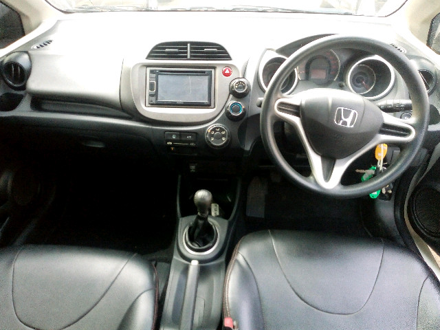  HONDA  JAZZ  GE8 1 5 E Lelang  Mobil  PT JBA Indonesia 