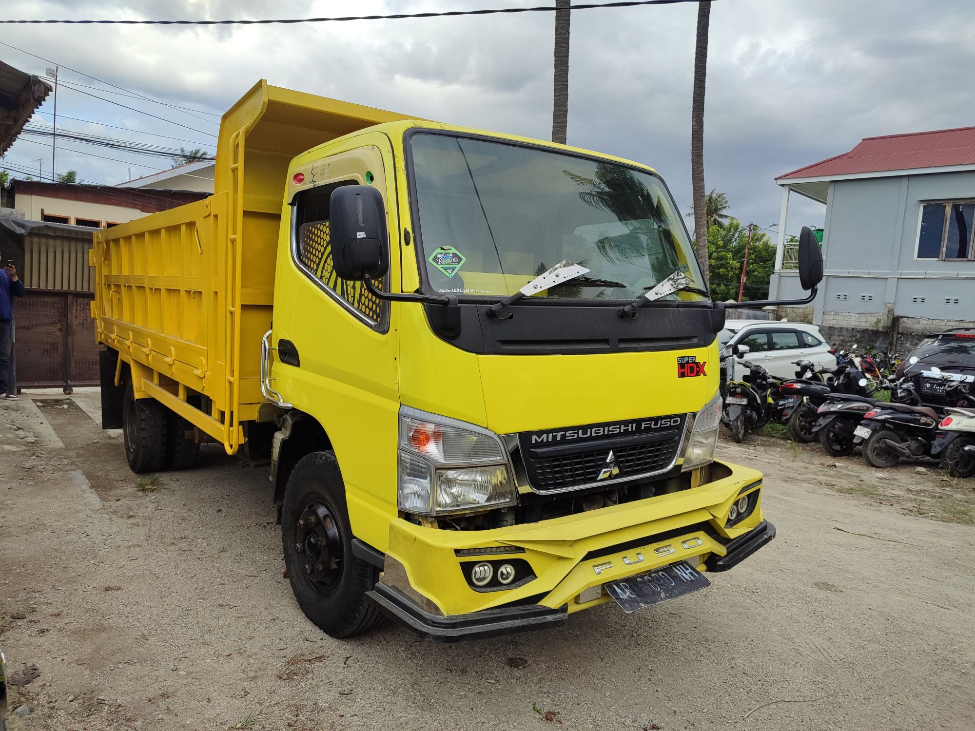 Lelang Mobil MITSUBISHI COLT DIESEL FE SUPER HDX MT 2018 KUNING MAKASSAR