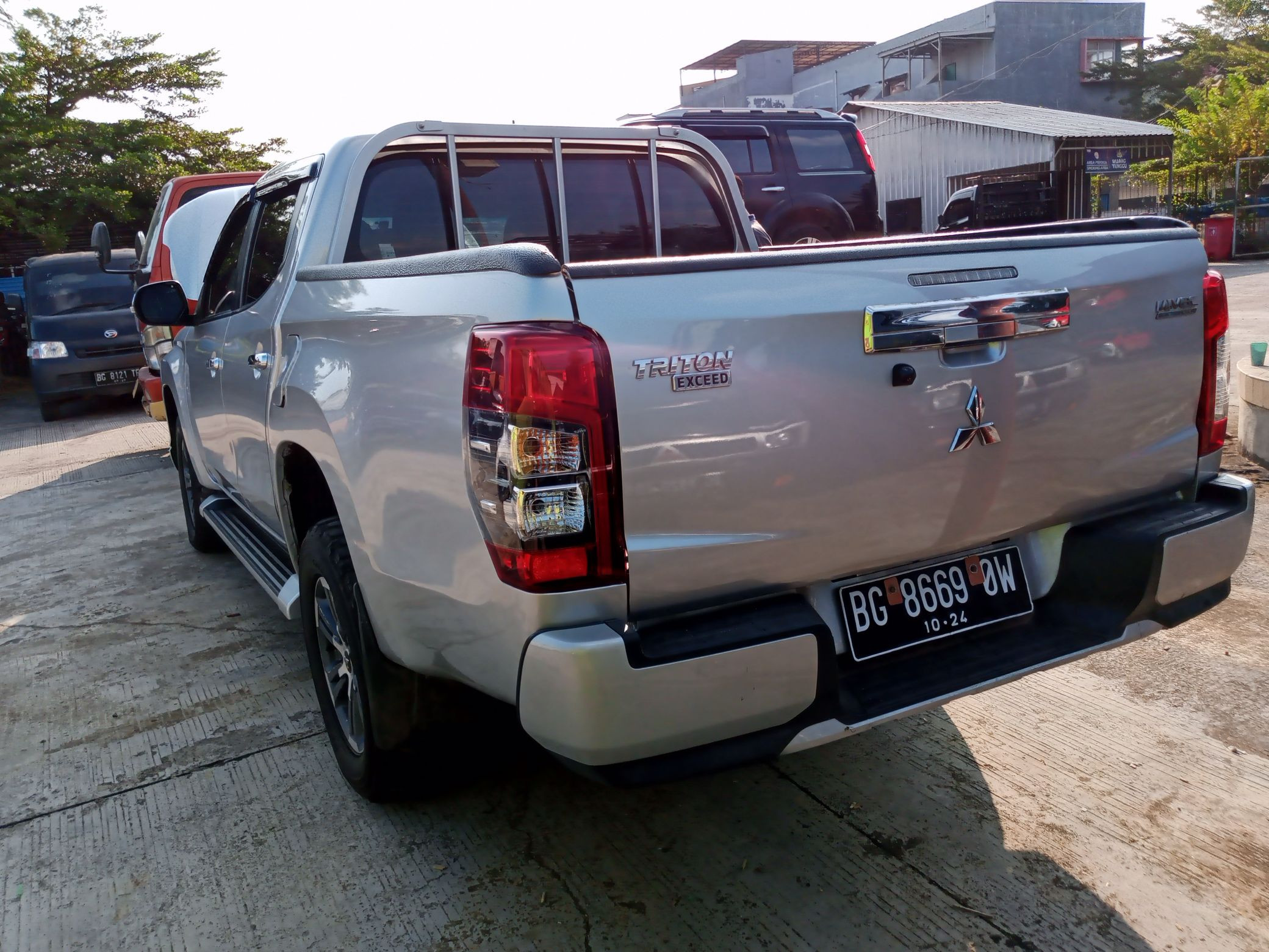 Lelang Mobil Mitsubishi Triton L Dc Exceed Mt Silver Metalik Palembang