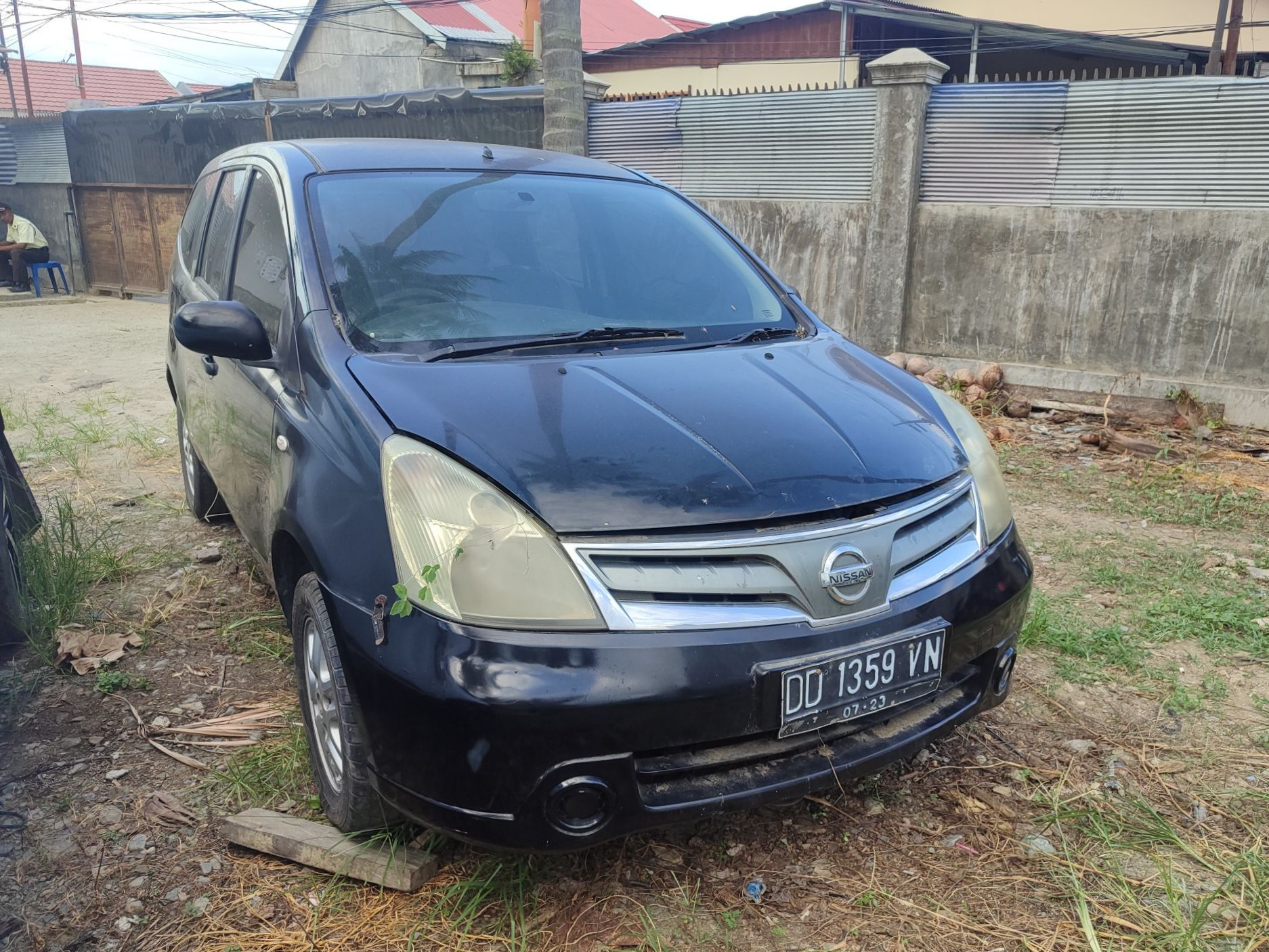 Lelang Mobil Nissan Grand Livina At Hitam Makassar