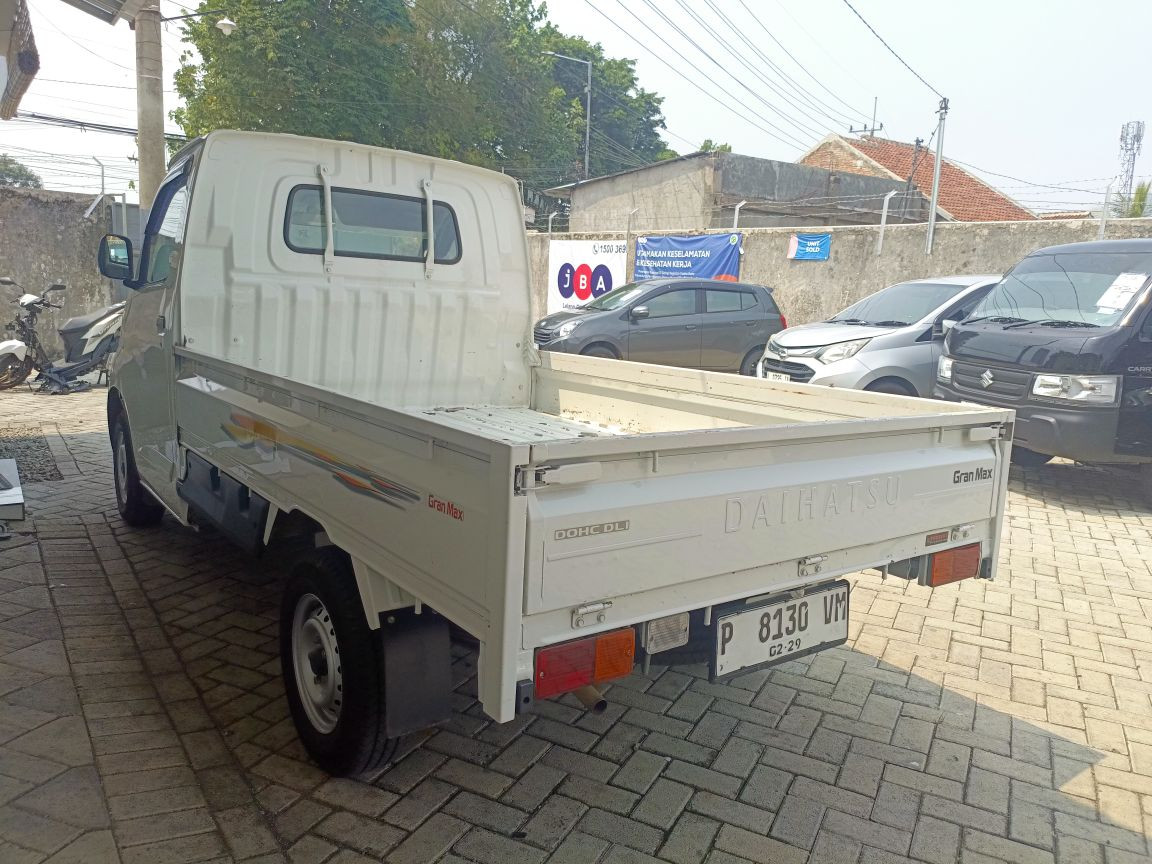 Lelang Mobil Daihatsu Gran Max Pu Mt Putih Surabaya