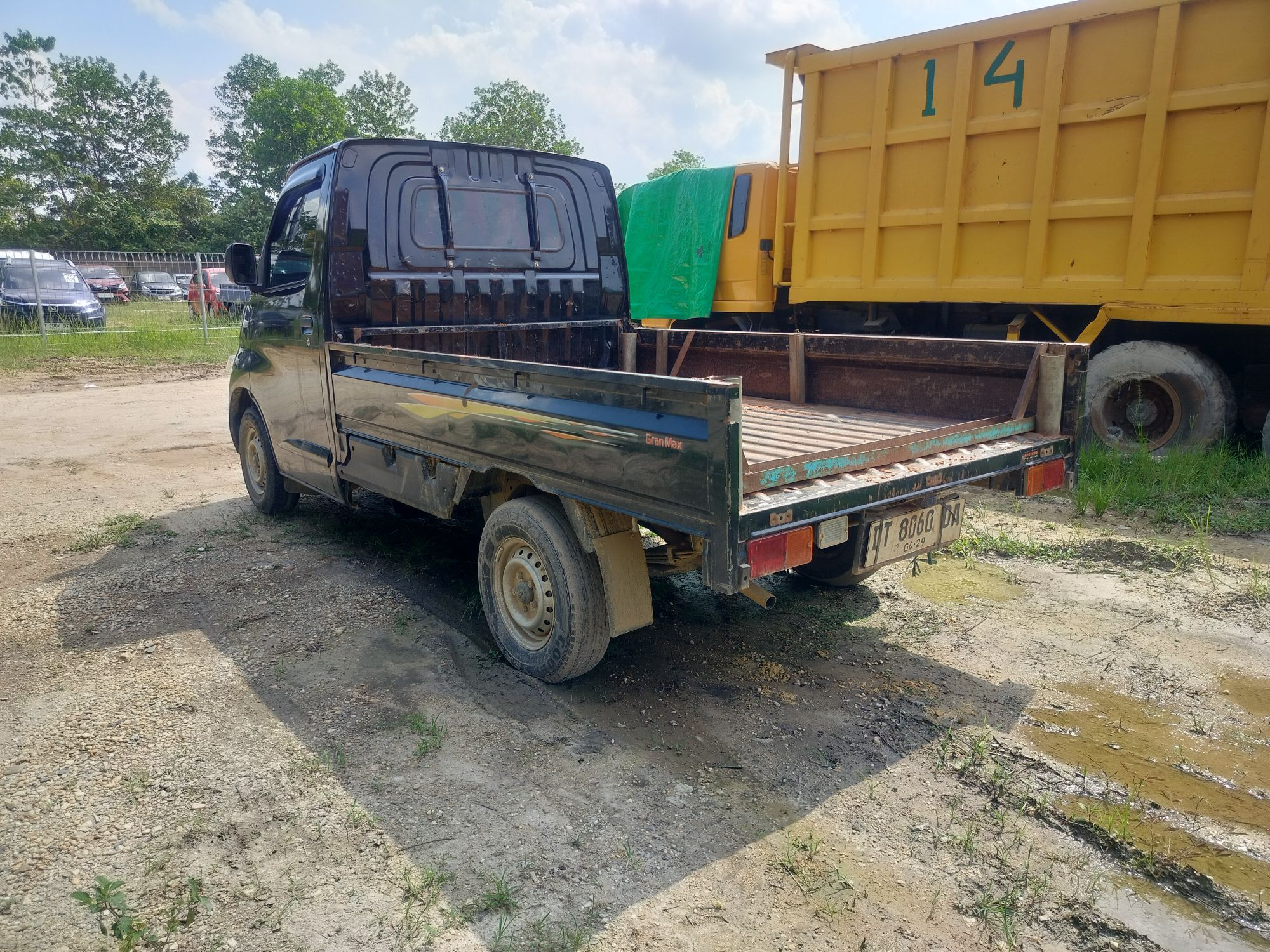 Lelang Mobil Daihatsu Gran Max Pu Mt Hitam Makassar