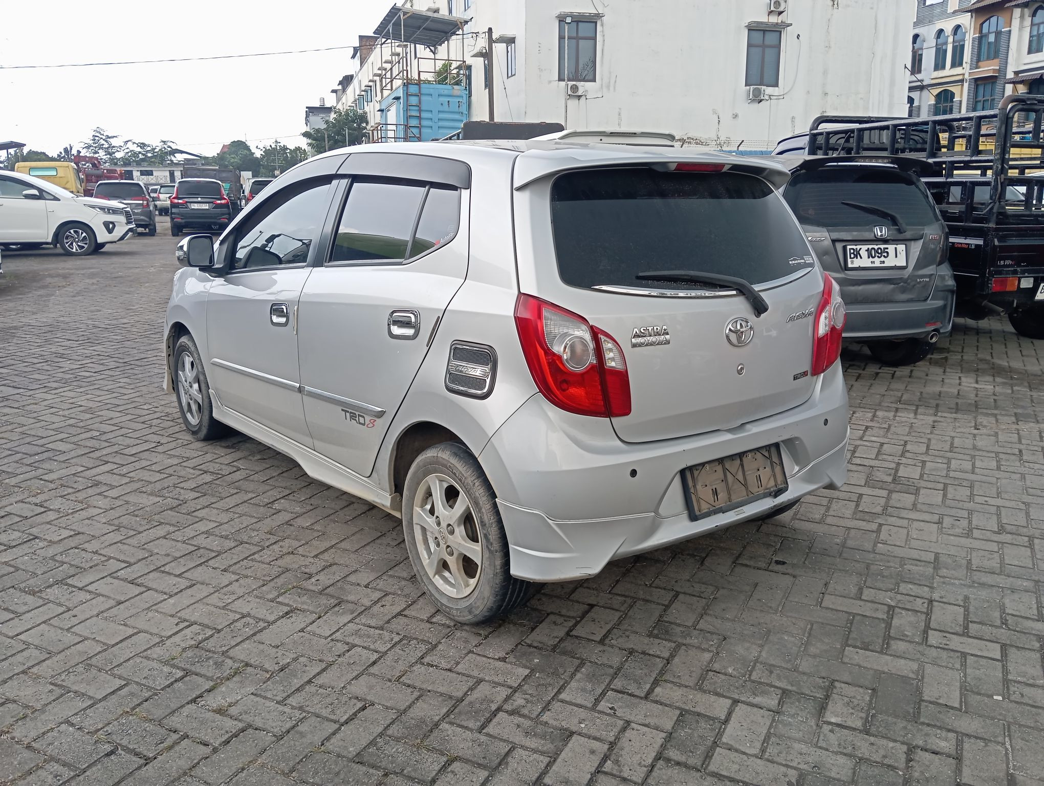 Lelang Mobil Toyota Agya Trd S Mt Silver Metalik Medan